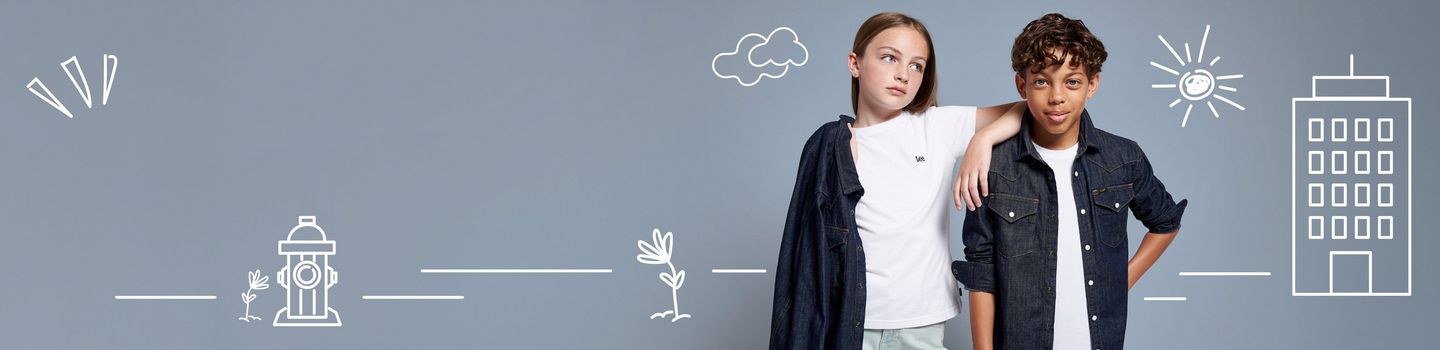 Kinder modeln für die neue Herbst-/Winter-Modekollektion 2025