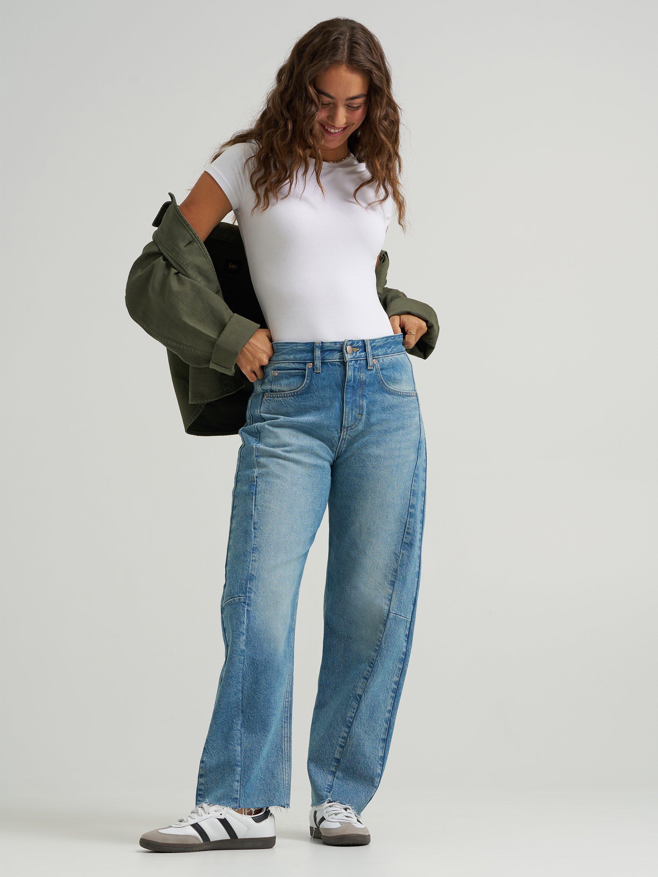 Model wearing size 4 Relaxed / Loose Fit Lee Jeans