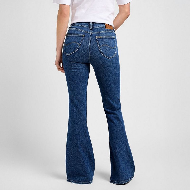 How to style flare jeans