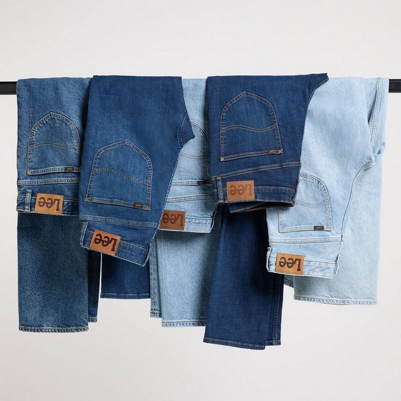 Stretch Denim Explained: Comfort, Movement & Style